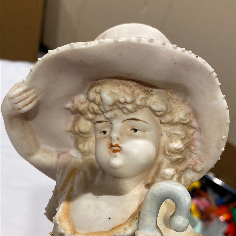 Vintage Bisque Porcelain Hand Painted Figurine with Umbrella 9” approx - Picture 2 of 15